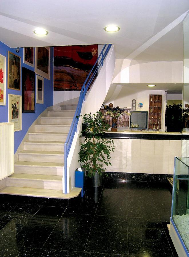 Roy Hotel Atene Esterno foto