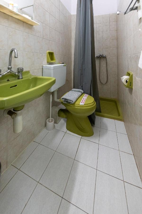 Roy Hotel Atene Esterno foto